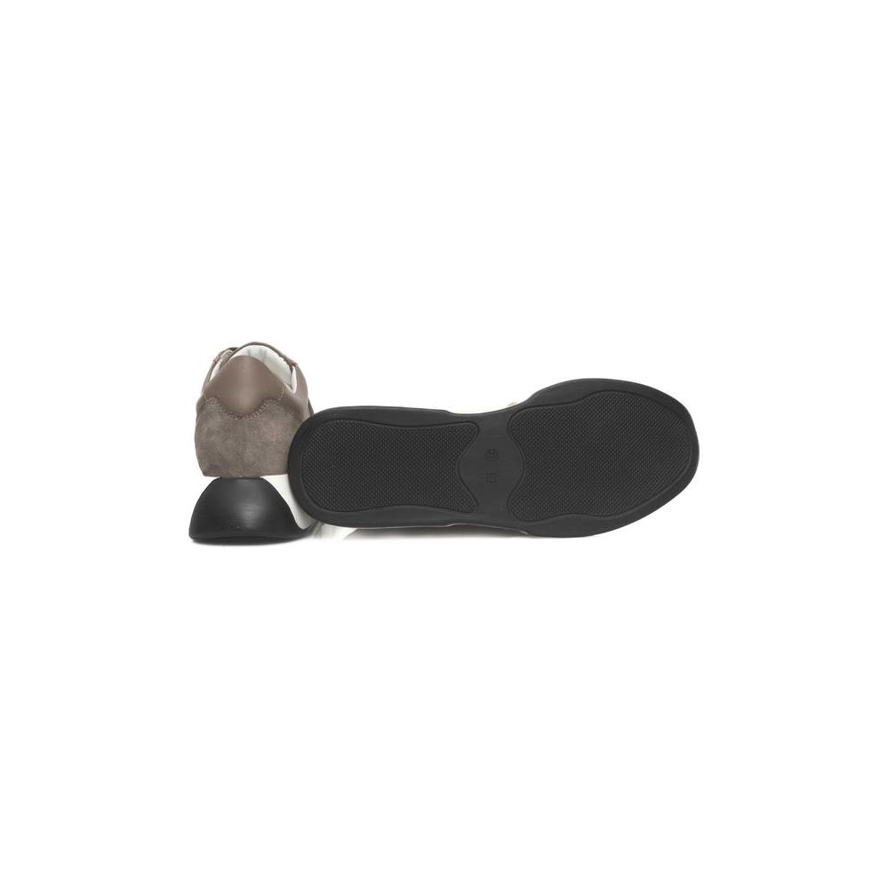 米色牛皮运动鞋