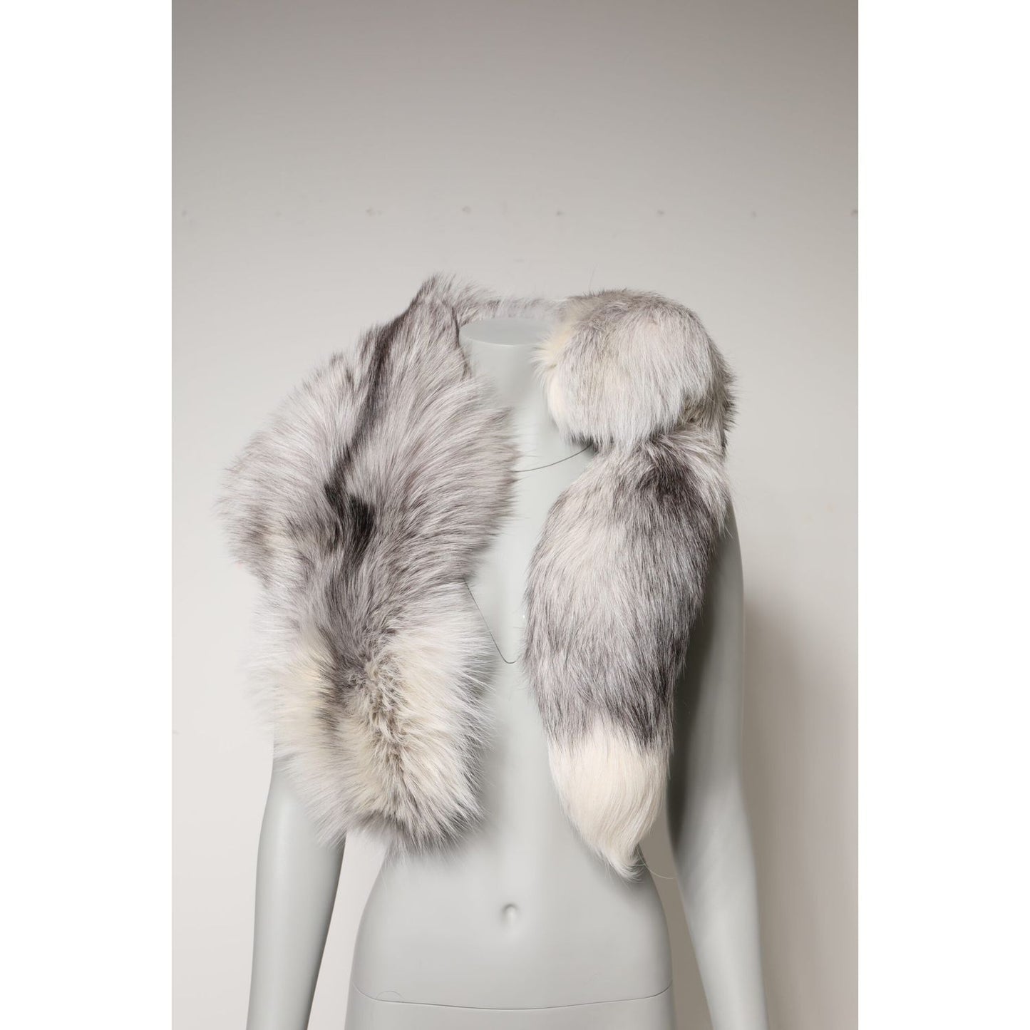 Dolce & Gabbana White Fox Fur Neck Wrap Warmer Winter Scarf MS7121