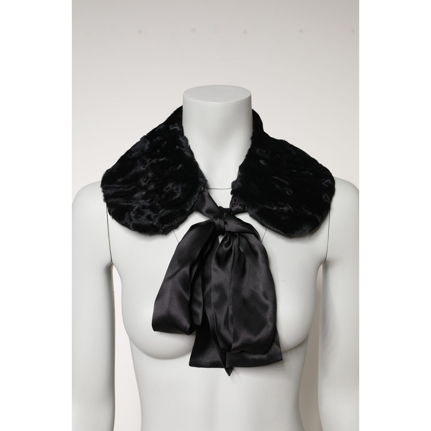 Dolce & Gabbana Black Lamb Fur Women Neck Warmer Winter Scarf