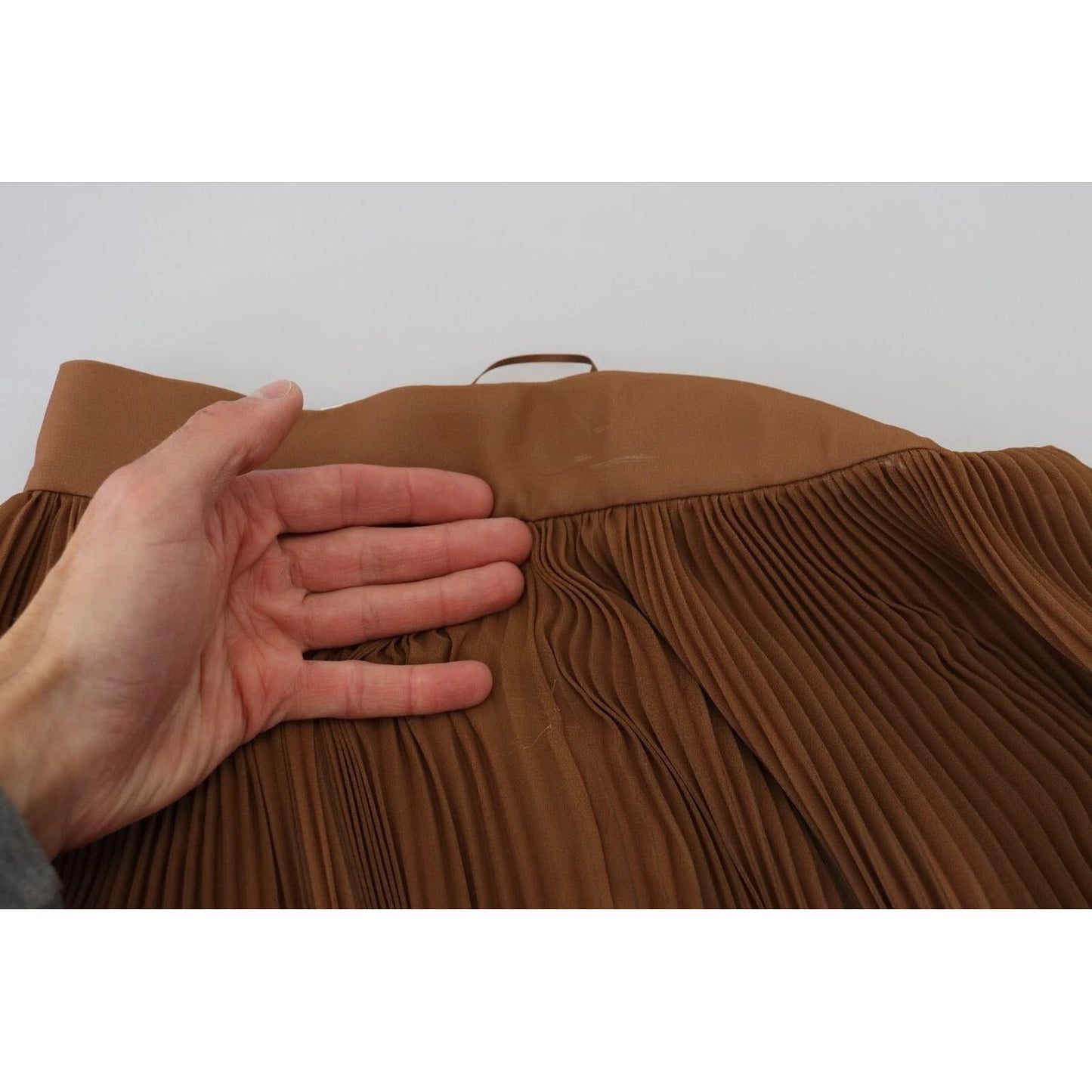 Dolce & Gabbana Beige Longuette Plisse Chiffon Midi Skirt SKI1912-40