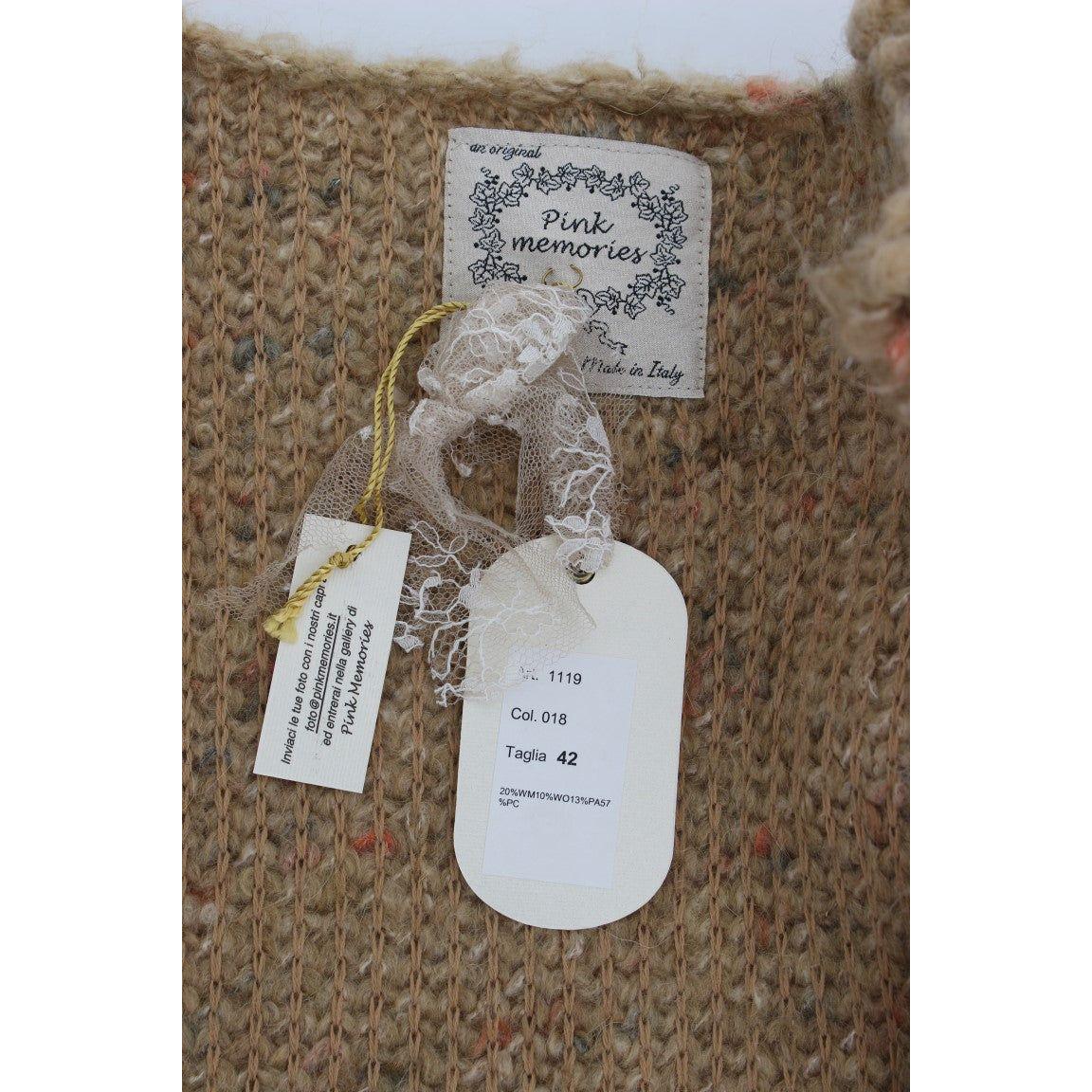 معطف صوف أنيق باللون البيج من PINK MEMORIES