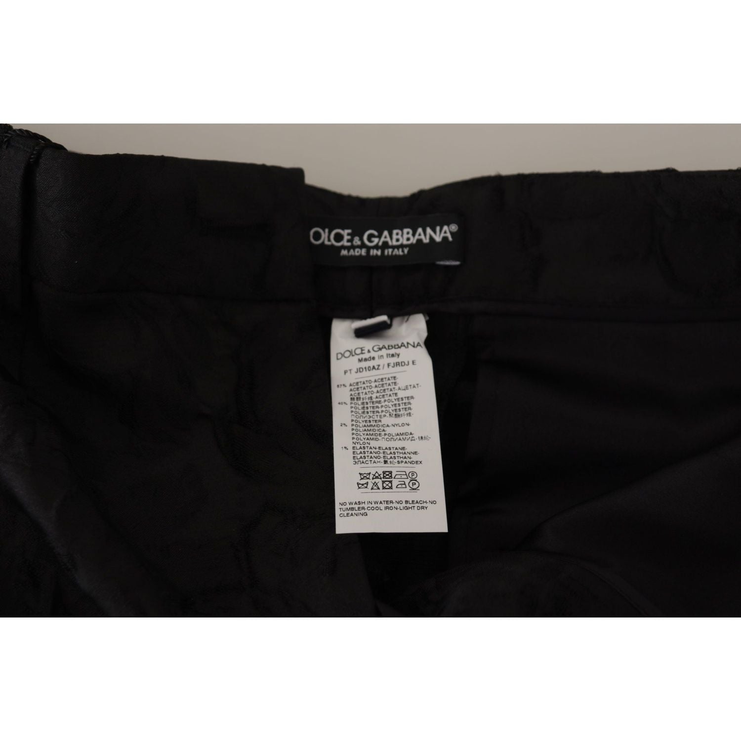 بنطلون قصير أنيق من دولتشي آند غابانا باللون الأسود