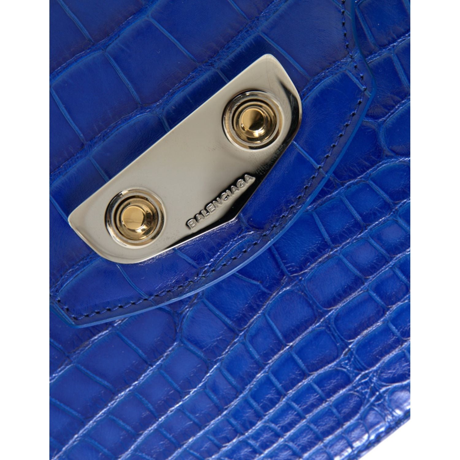 حقيبة كتف أنيقة من جلد التمساح من Balenciaga