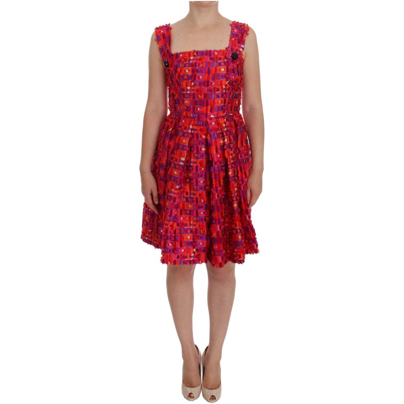 优雅粉色 A 字形无袖连衣裙