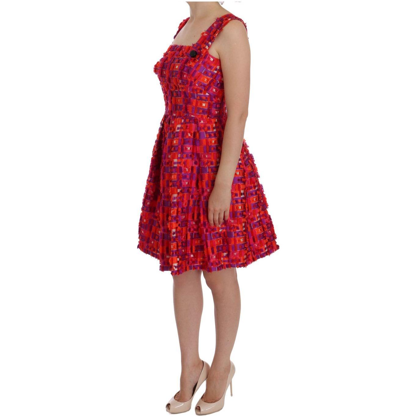 优雅粉色 A 字形无袖连衣裙