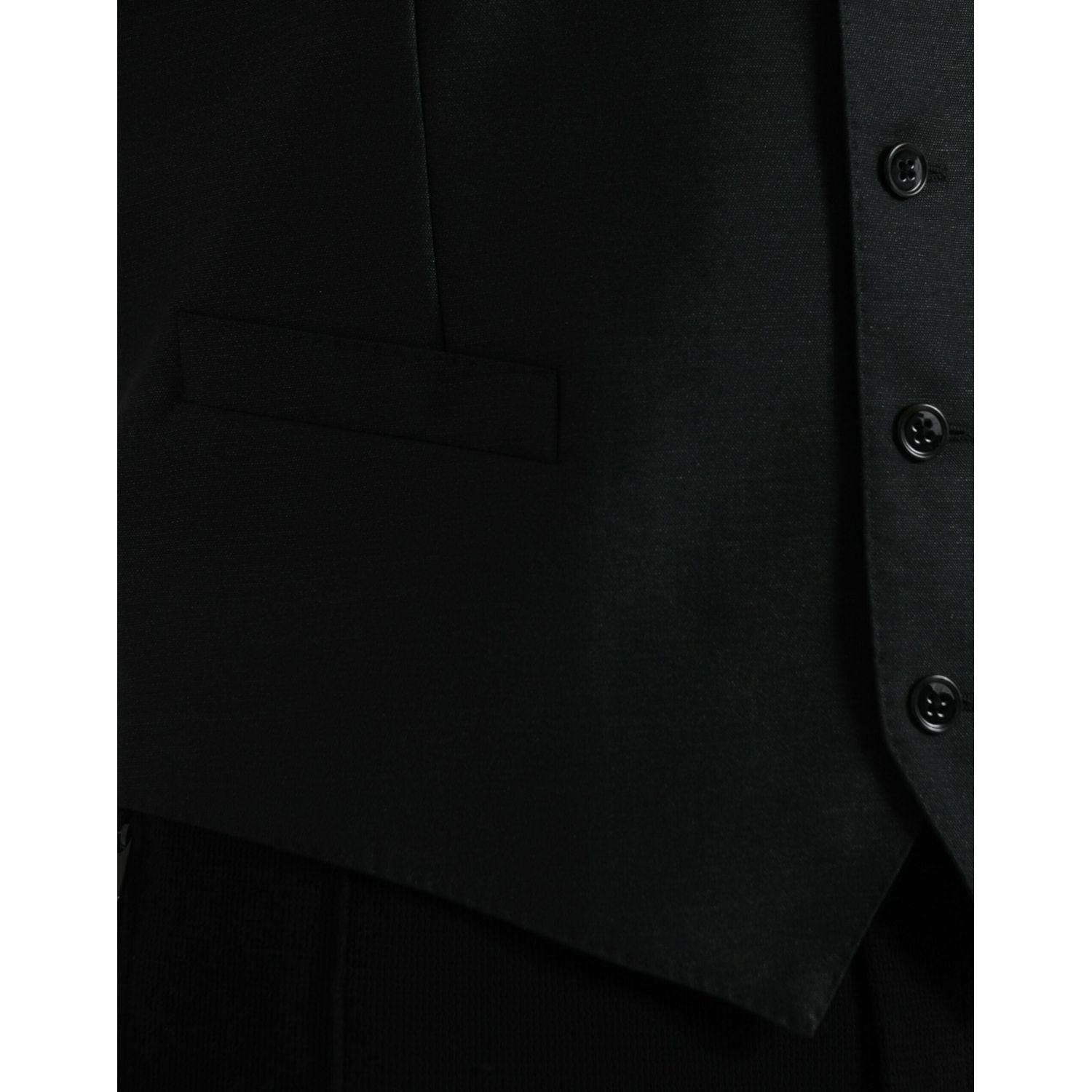 فستان وصدرية من الصوف الأسود من دولتشي آند غابانا