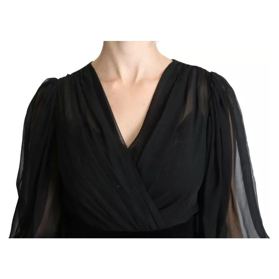 فستان دولتشي آند غابانا قصير من الحرير المخلوط بثنيات باللون الأسود