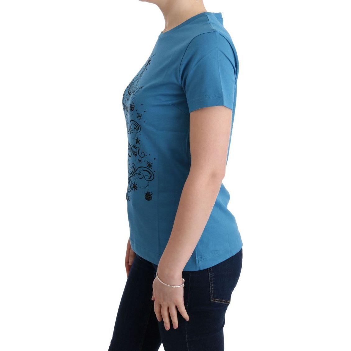 带有 2017 年印花的时尚蓝色棉质 T 恤