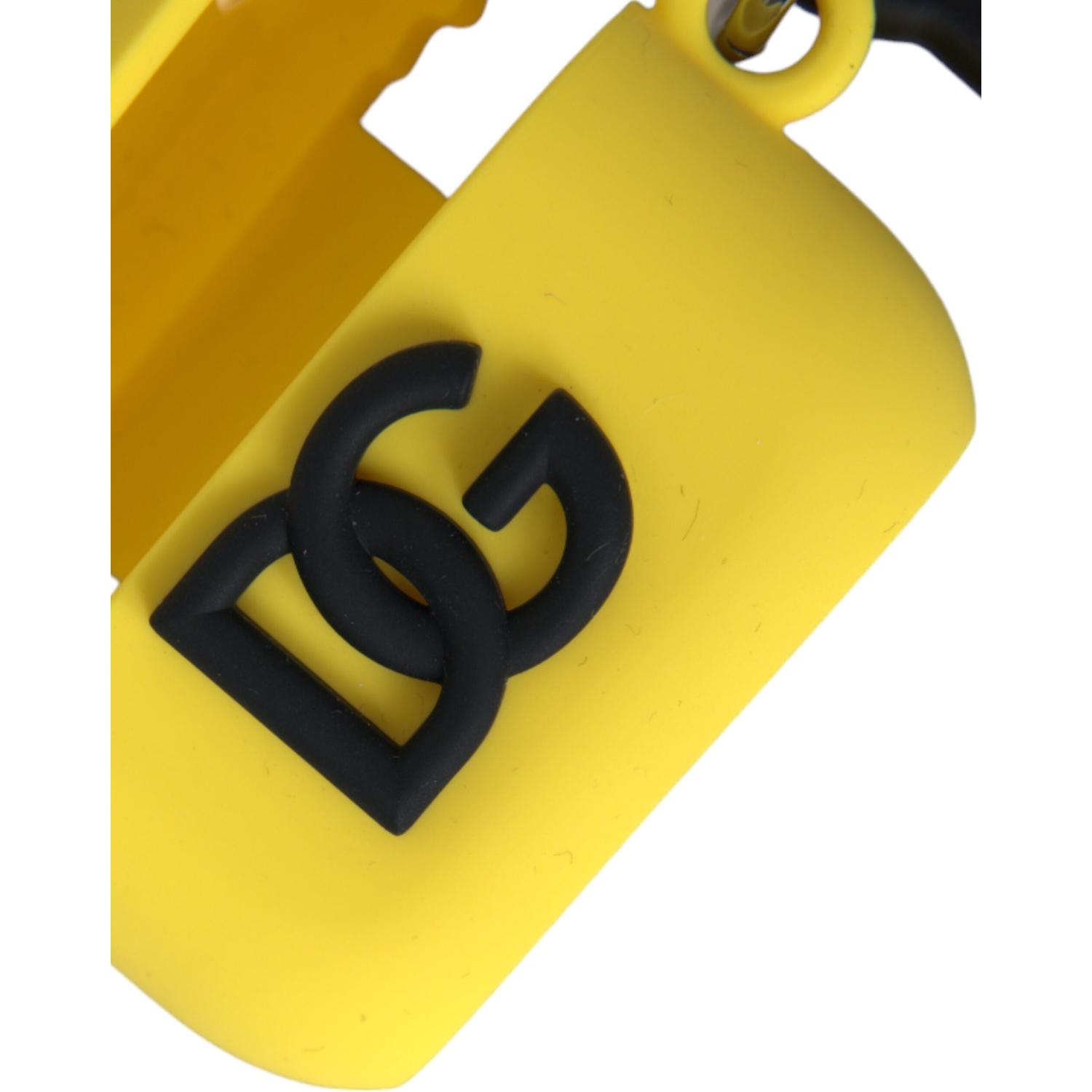 حافظة Airpods من السيليكون باللون الأصفر من Dolce &amp; Gabbana منقوش عليها شعار