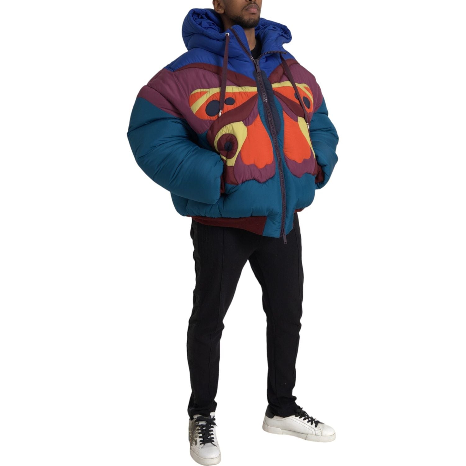 سترة منفوخة بغطاء رأس على شكل فراشة متعددة الألوان من دولتشي آند غابانا