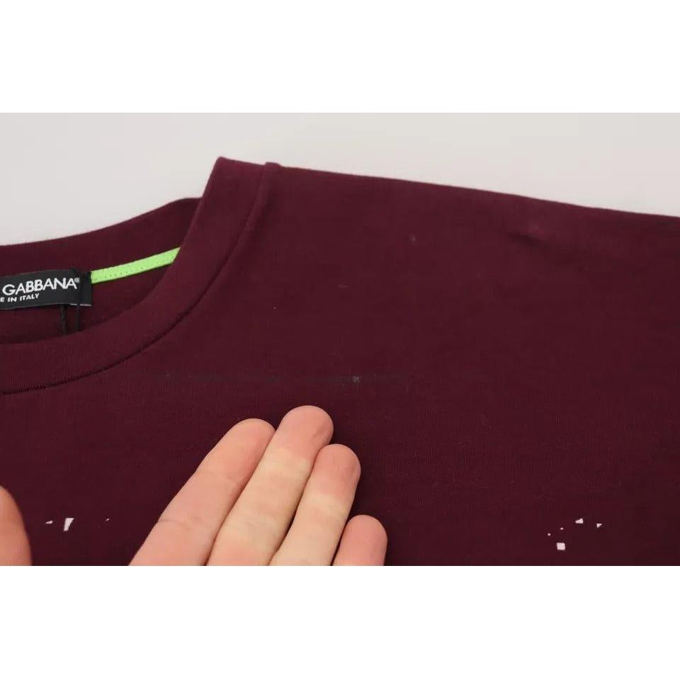 تي شيرت قطني بياقة دائرية وطبعة D&amp;G من Dolce &amp; Gabbana Bordeaux