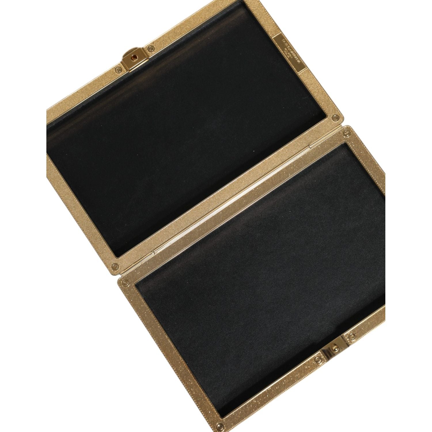 حقيبة كلاتش سهرة من دولتشي آند غابانا مصنوعة من الجلد الأسود ومزينة بمسامير ذهبية