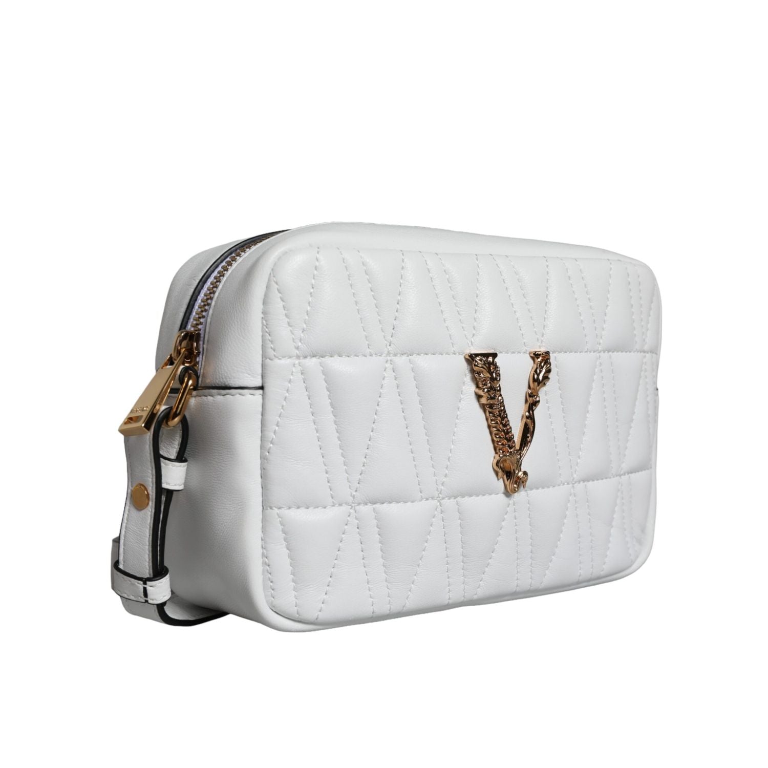 Front view with bag zipped and handles upright.