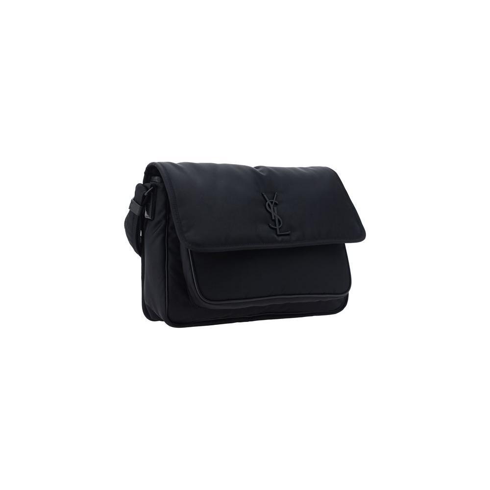 Front view with bag zipped and handles upright.