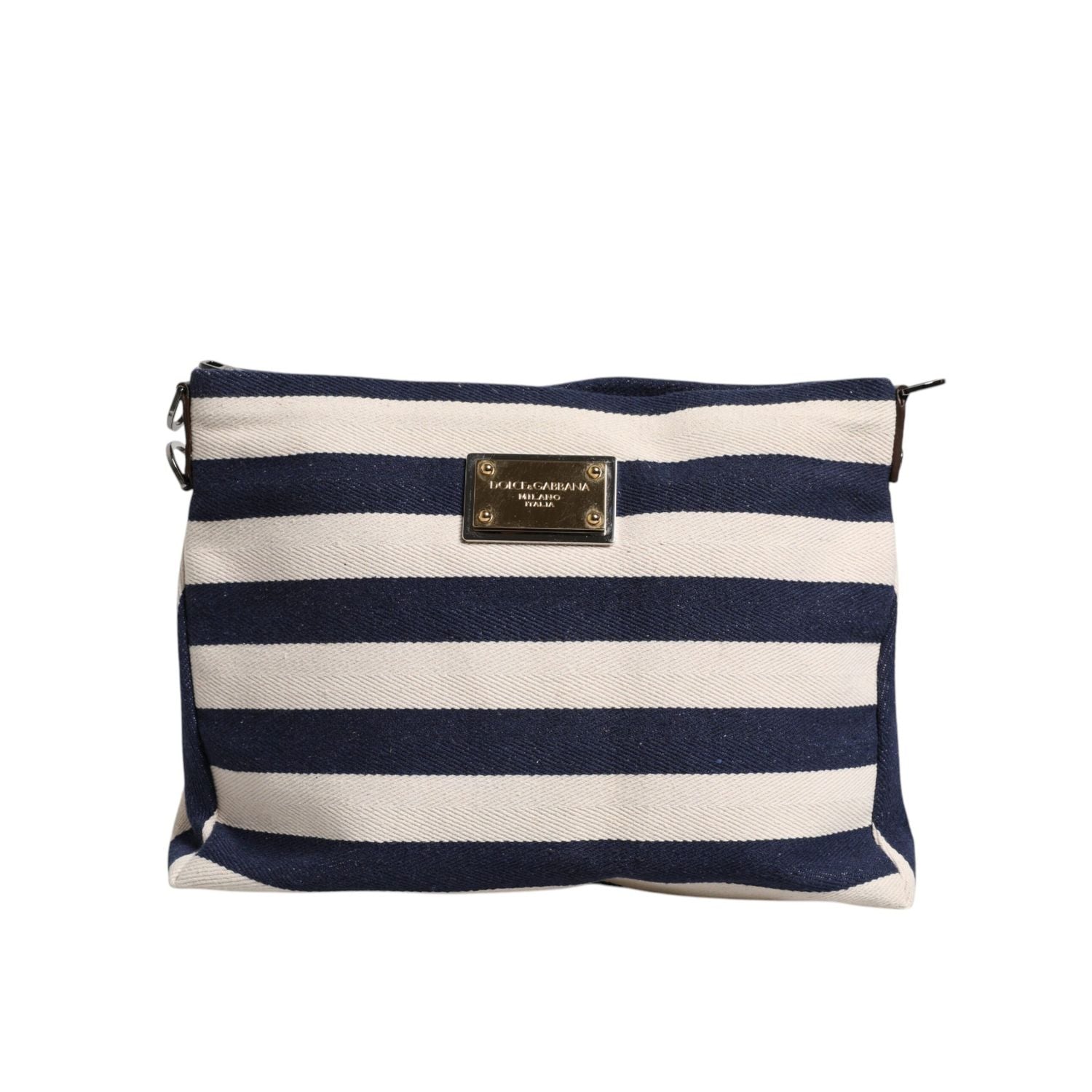 Front view with bag zipped and handles upright.
