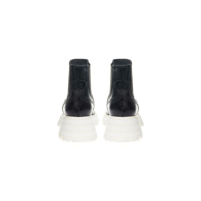 Alexander McQueen Elegant Leather Boots in Timeless Black