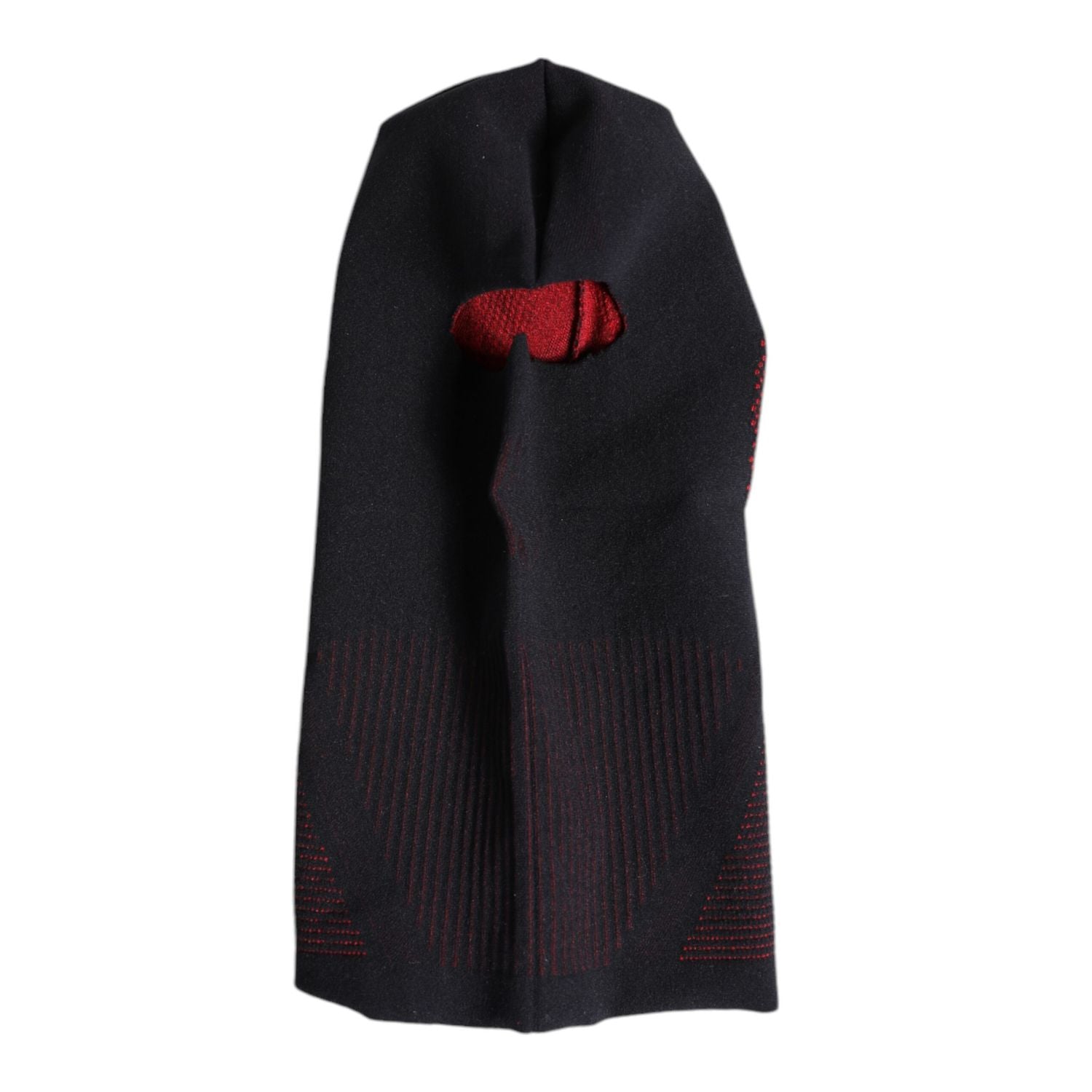 Front view with bag zipped and handles upright.