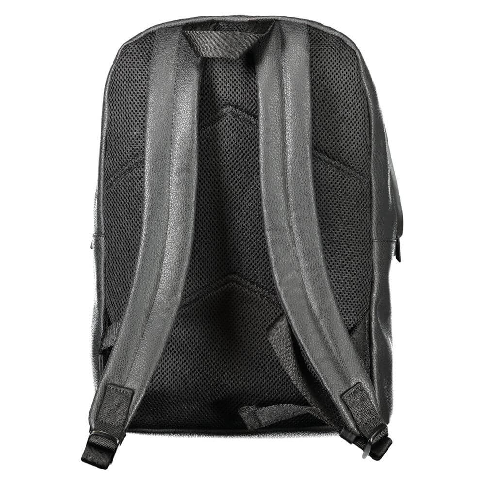 Front view with bag zipped and handles upright.