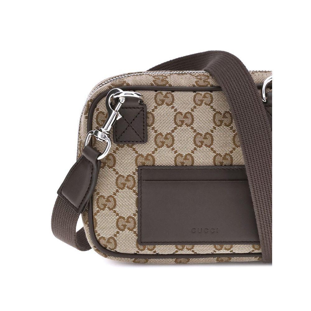 Front view with bag zipped and handles upright.
