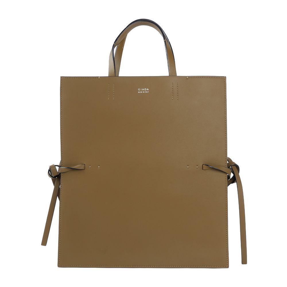 Front view with bag zipped and handles upright.