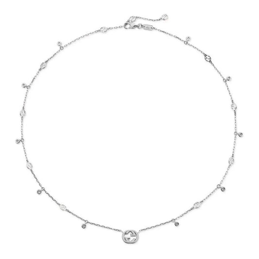 Alt Tag: Elegant silver necklace featuring COLLANE GUCCI MOD. YBB729402003 design with delicate chain and small embellishments.