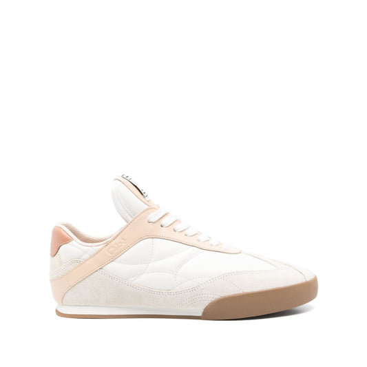 Chloé Kick sneaker in light beige, lace-up, padded ankle, flat rubber sole, with protective dust bag included.