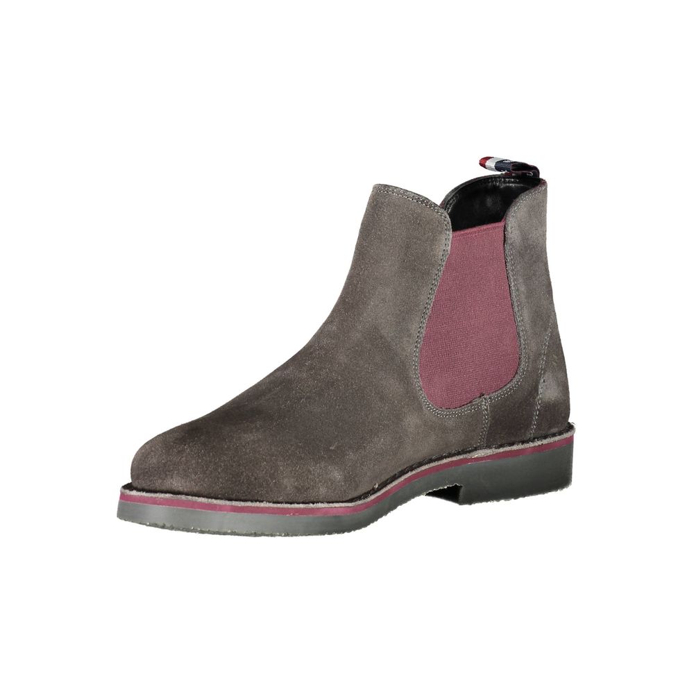 U.S. POLO ASSN. Gray Leather Mens Ankle Boot with elastic panels and contrasting details showcasing iconic logo.
