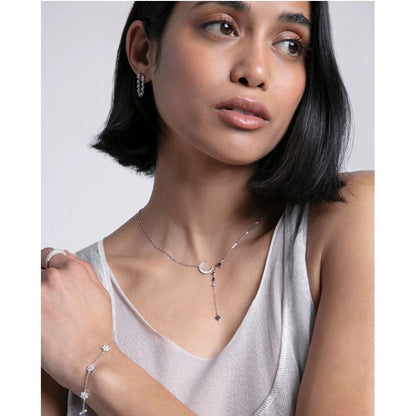 Woman wearing VICEROY JEWELS Mod. 13205C000-30 necklace in silver with quartz analog movement, multifunction features, styled elegantly.