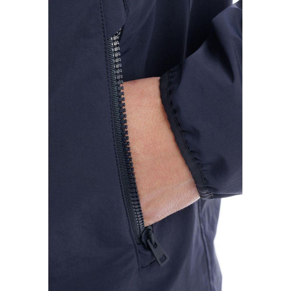 Front view with bag zipped and handles upright.